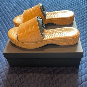 Freda Salvador Platform sandal-10M